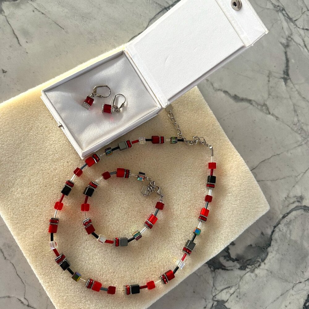 COEUR de LION GeoCUBE Set – Necklace, Bracelet, and Earrings (Worn Once)